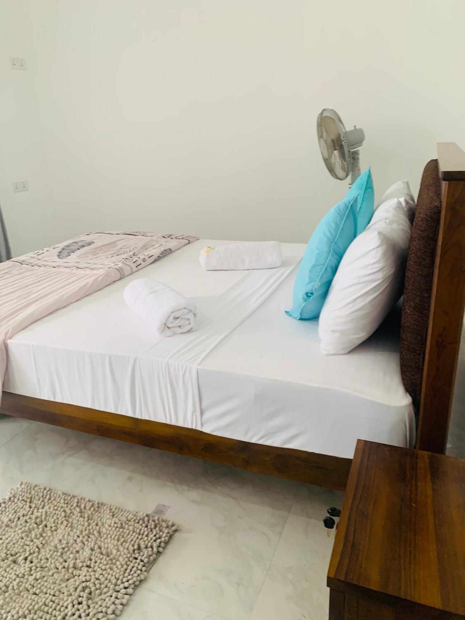Broad View Apartment Ела Екстериор снимка