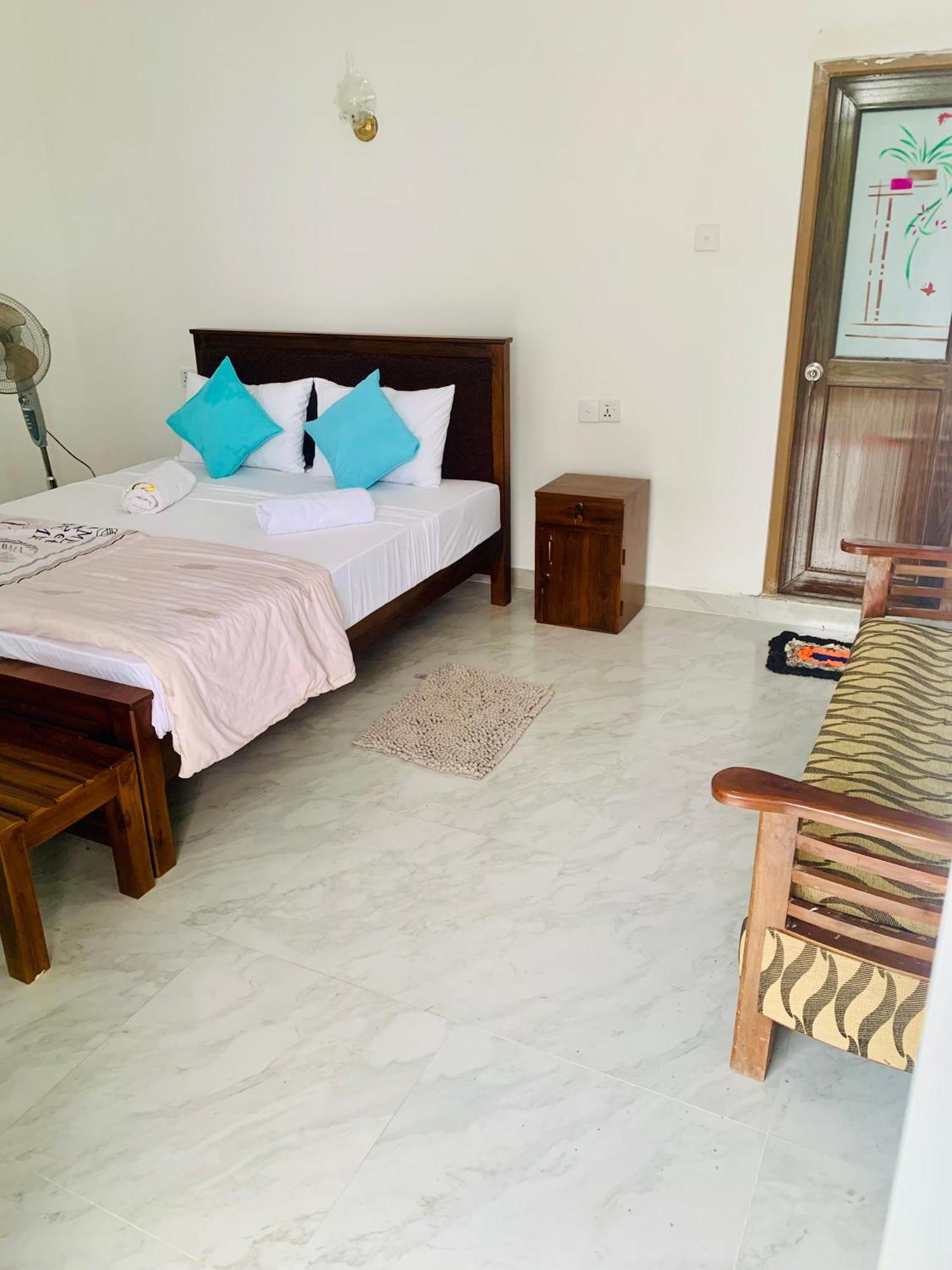 Broad View Apartment Ела Екстериор снимка