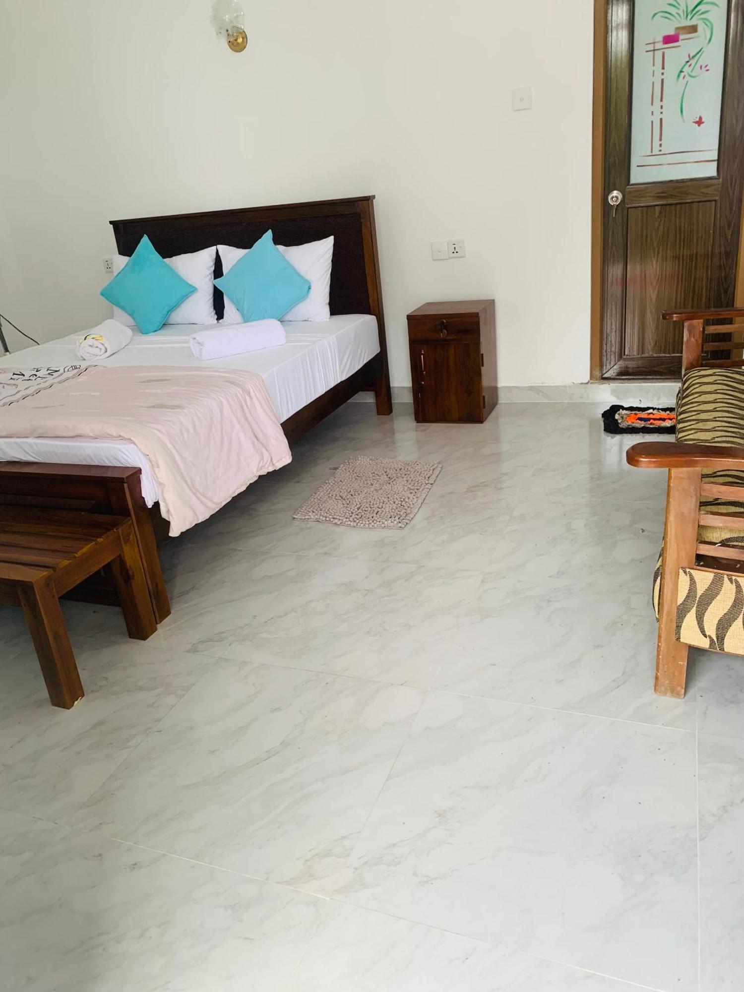 Broad View Apartment Ела Екстериор снимка